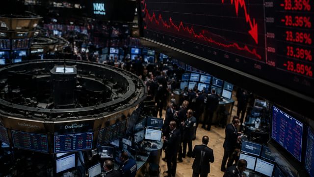 Tech Stocks Plummet Amid Concerns Over Fed Policies and AI Investments | aslipoker, chat dragonbet, 
