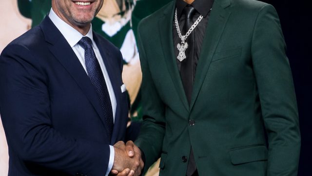 Milwaukee Bucks Make a Strategic Move by Choosing Brayden Burries | bigslot88, poker asia 888